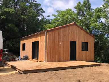 Une maison secondaire de 50 m² réalisé par Lo-Cal House en Dordogne